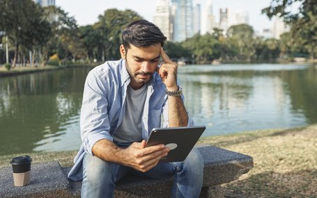 Man_Park_Tablet_City